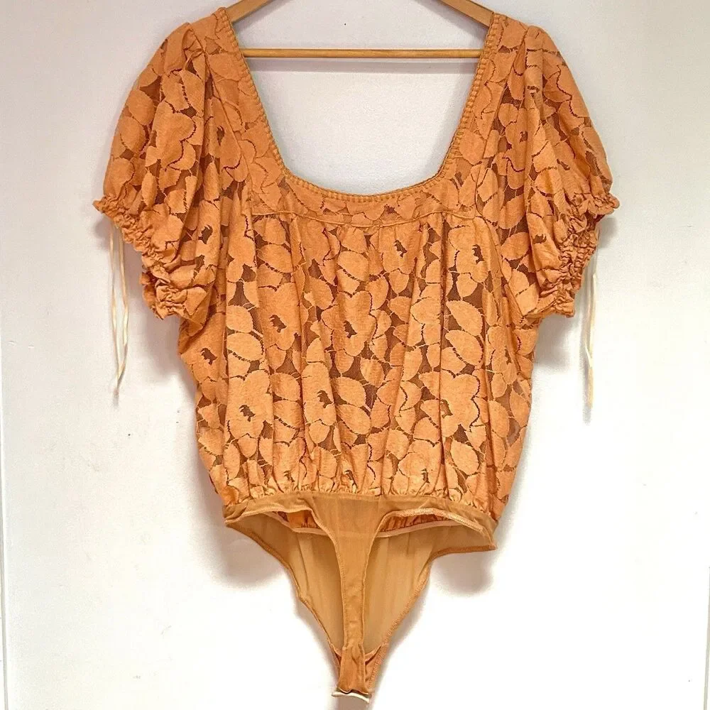 Free People Intimately Meet Me At Noon Lace Bodysuit Peach Puff‎ Sleeve M